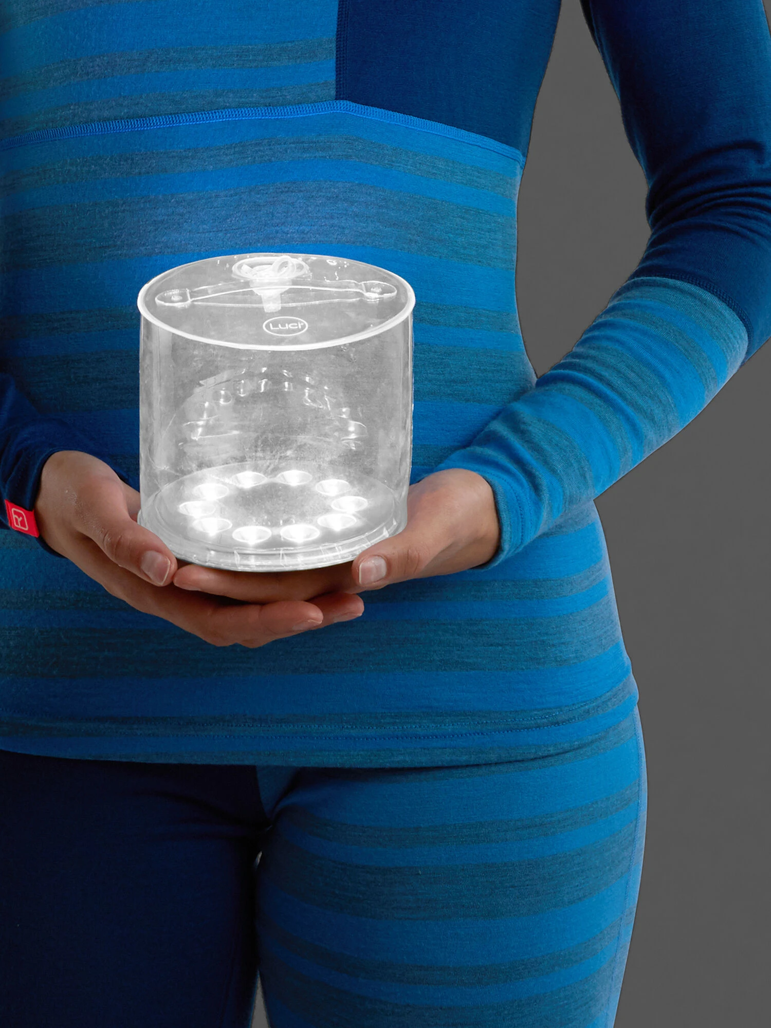 MPOWERD Pop It Solar Charging Lantern 6 MPOWERD Pop It Solar Charging Lantern - Image 4